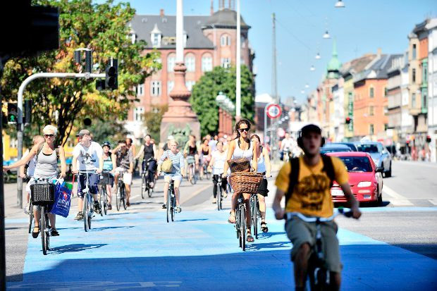 Pour qu’un jour nos rues paloises deviennent aussi fréquentables que celles de Copenhague…